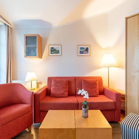 Geschmackvoll Eingerichtete Mit Grossem Balkon In Daire Sellin (Rugen)