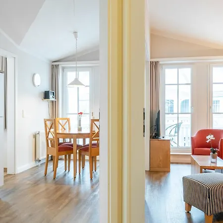 Geschmackvoll Eingerichtete Mit Grossem Balkon In * Sellin (Rugen)