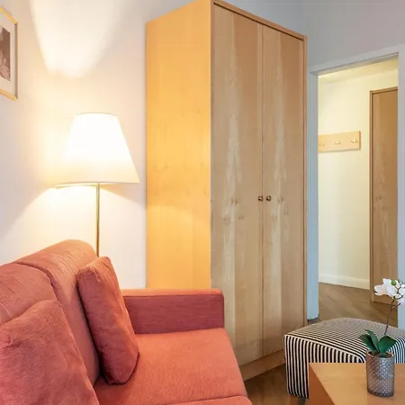 Geschmackvoll Eingerichtete Mit Grossem Balkon In * Sellin (Rugen)